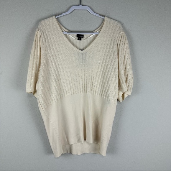 NEW Torrid Cream Fitted Pullover V-Neck Short Sleeve Sweater Size 5X - Picture 1 of 7